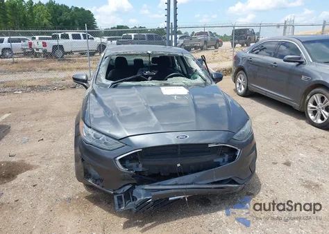 2019 Ford Fusion Hybrid Se z USA, uszkodzony, nr VIN 3FA6P0LU0KR256670
